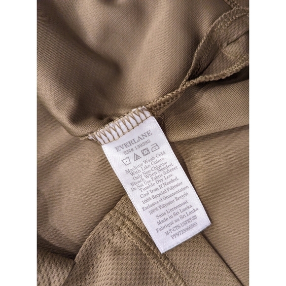 Everlane Uniform Short Sleeve Sport Tee Size Medium - Picture 4 of 4